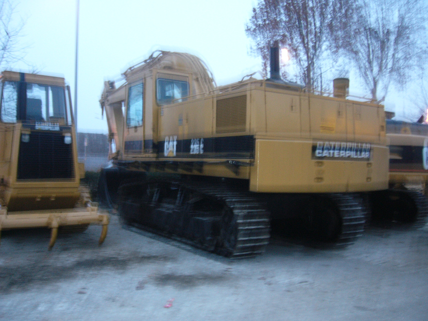 Cat 235