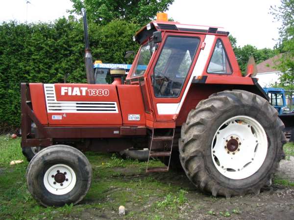 Hesston 1380