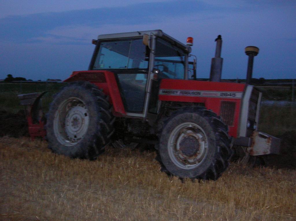 MF 2645 electronic in aratura