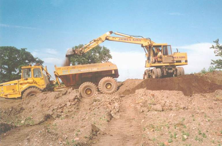 Volvo/Caterpillar 212B