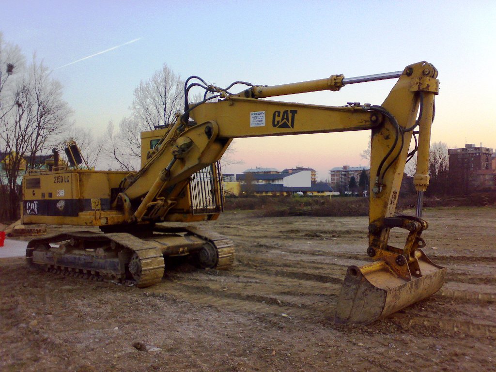Cat 215D