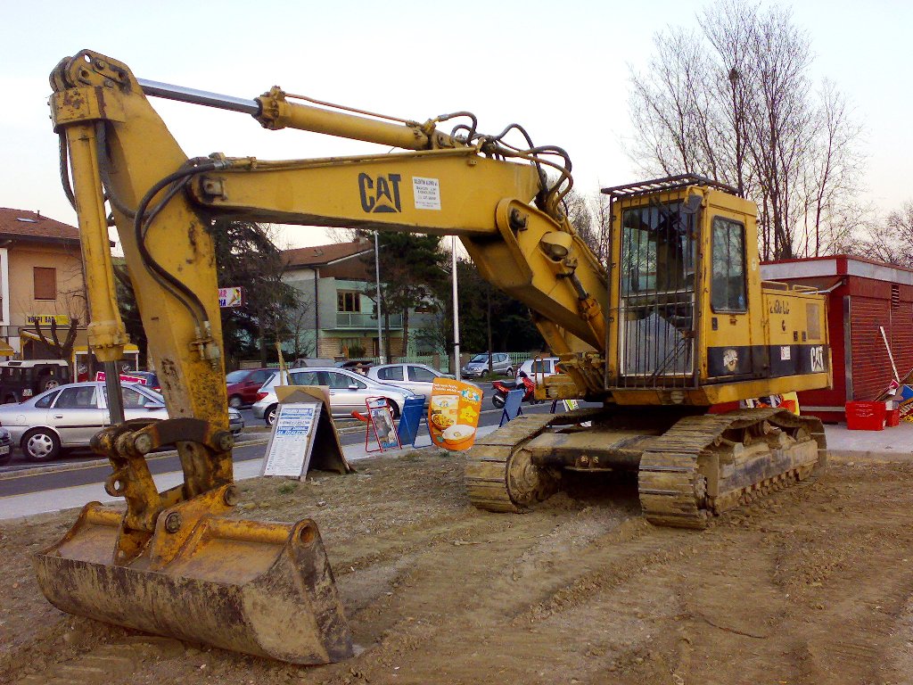 Cat 215D