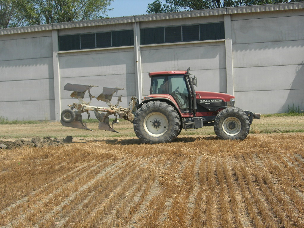 new holland G240