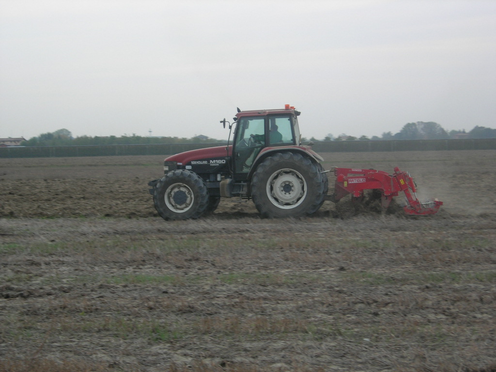 New holland M160