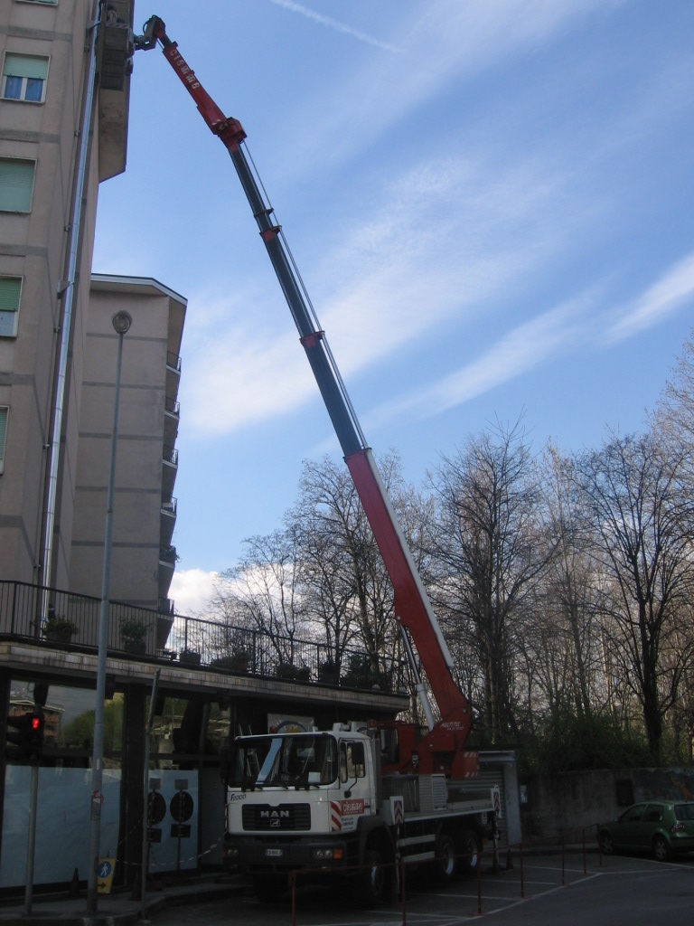 MAN F2000 con piattaforma Multitel Pagliero Ciemme