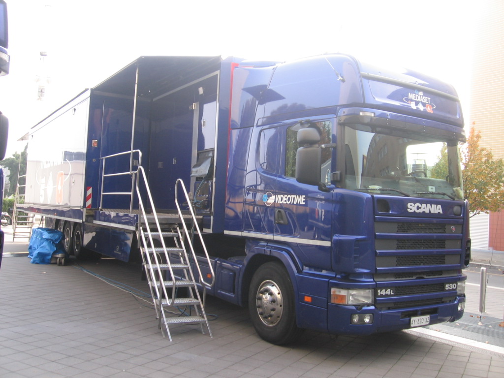 Scania 144L530 Mediaset