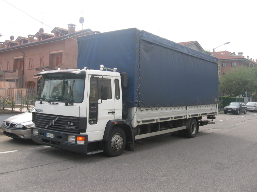 Volvo FL6-12