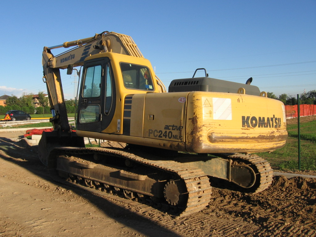 Komatsu PC240NLC