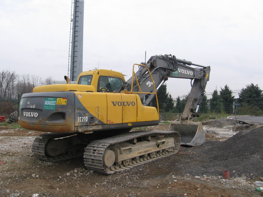 Volvo EC210
