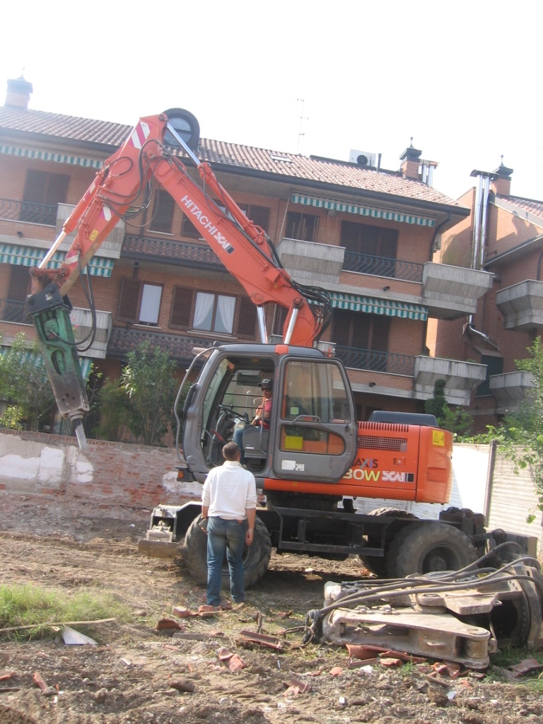 demolizione a Desio Gruppo Parravicini