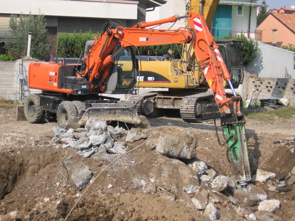 demolizione a Desio Gruppo Parravicini