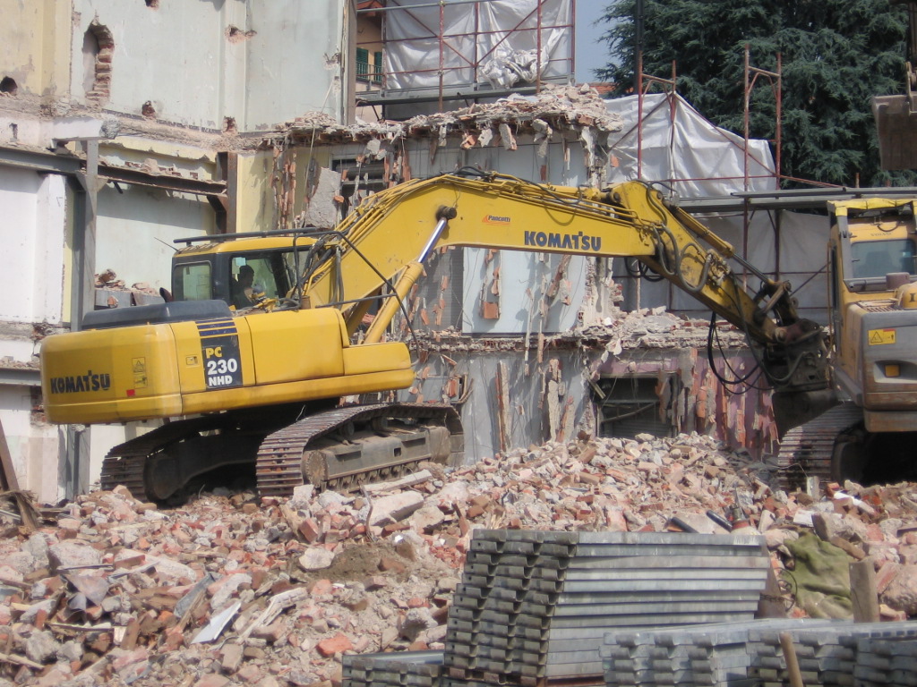 demolizione Cinisello Balsamo Interscavi
