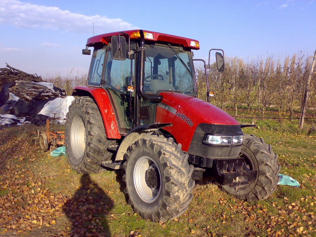 Case jx1070u
