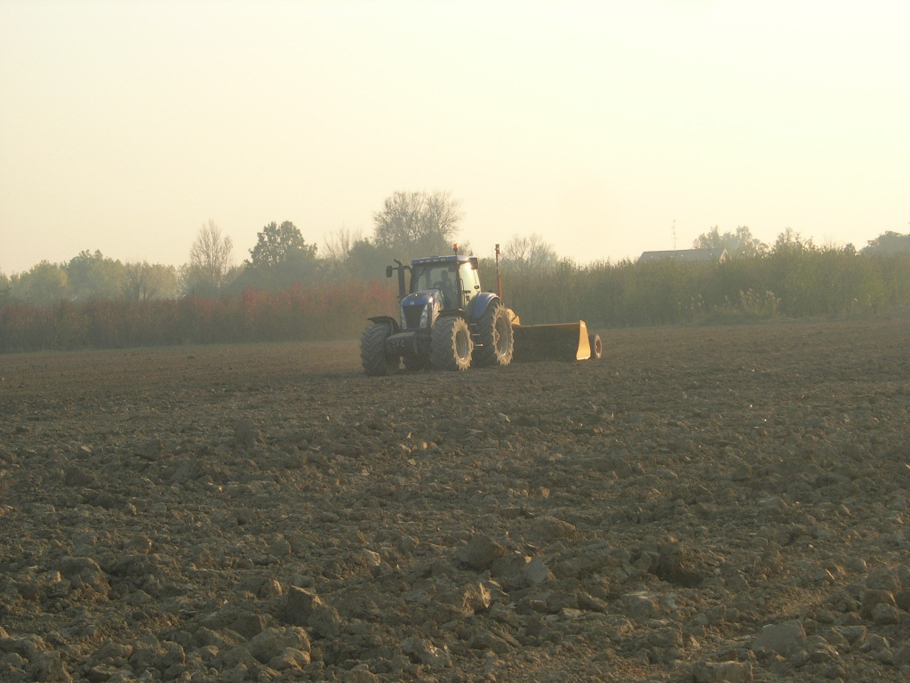 new holland tg285