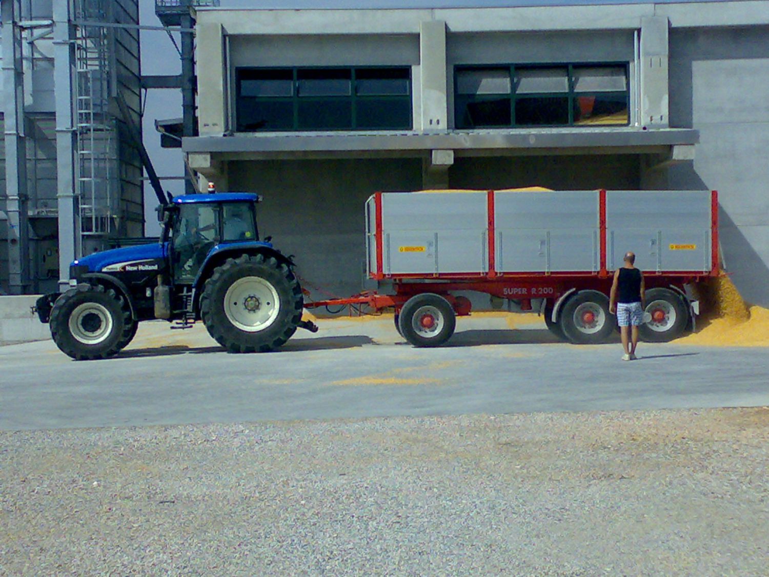 NEW HOLLAND TM190 IN POSOZIONE
