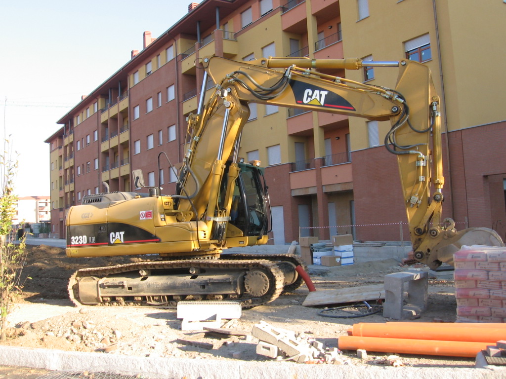 Caterpillar 323D LNVA