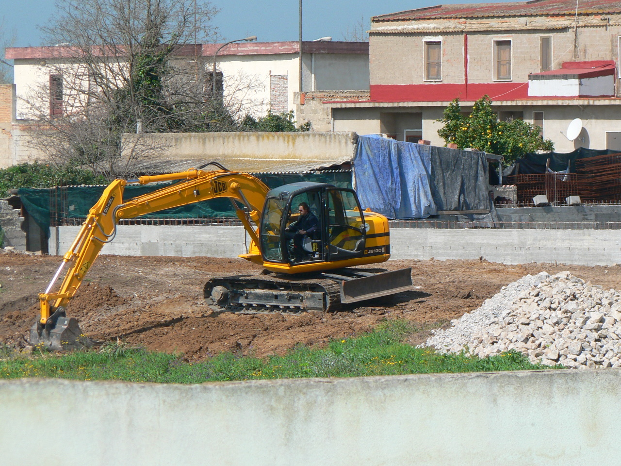 JCB JS130