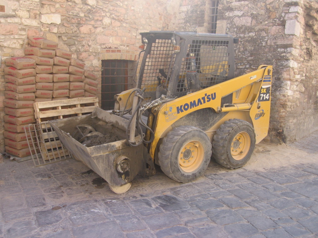 Komatsu SK714
