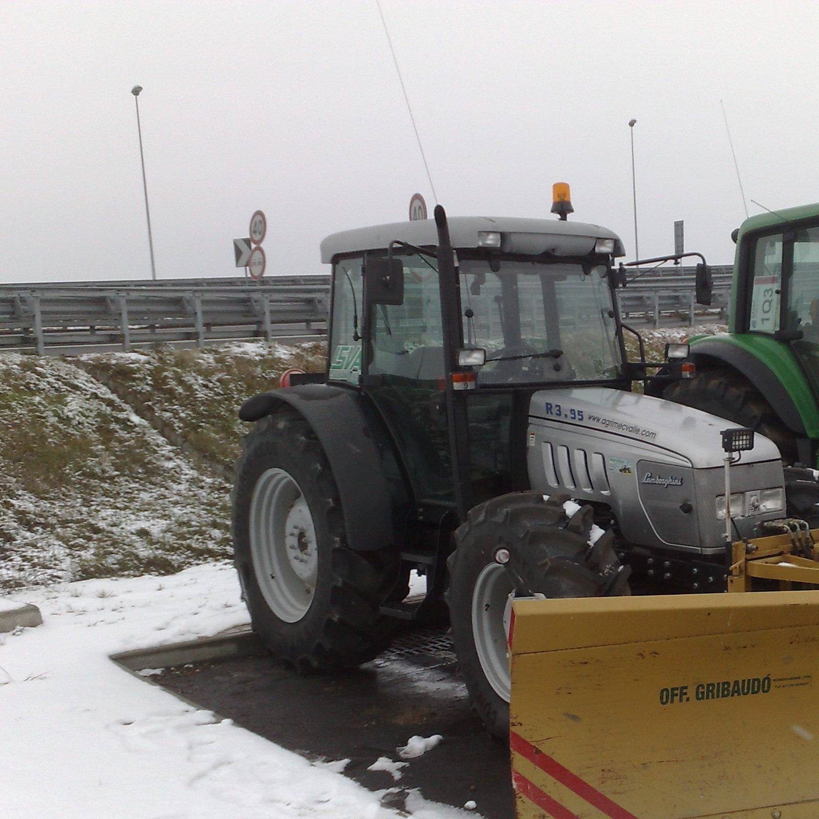 Flotta Trattori Isva C.llo Borgo d'ale