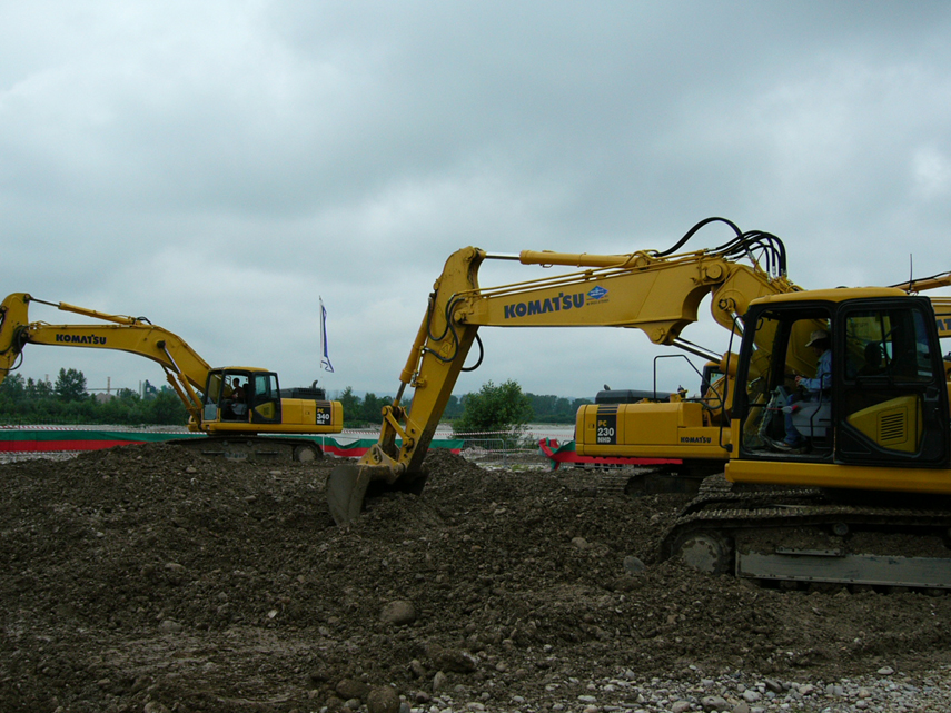Benny69 e Paolo75 su Komatsu PC 210 e PC 340