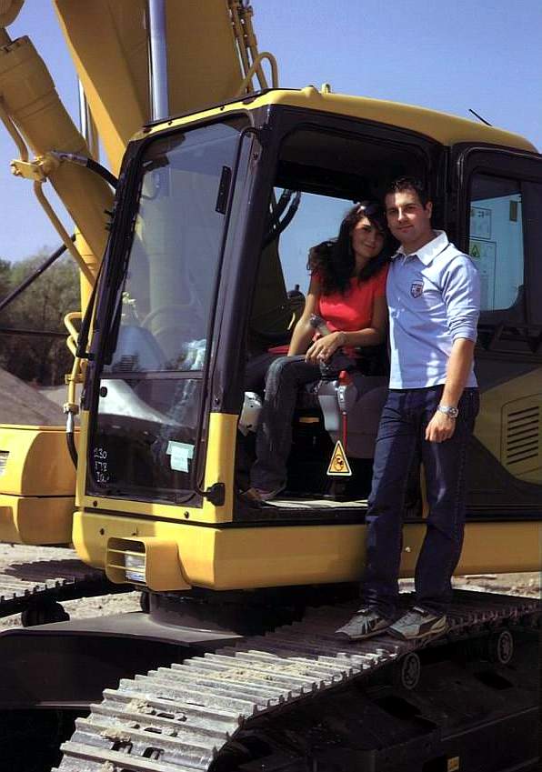 Love excavator  PC 230