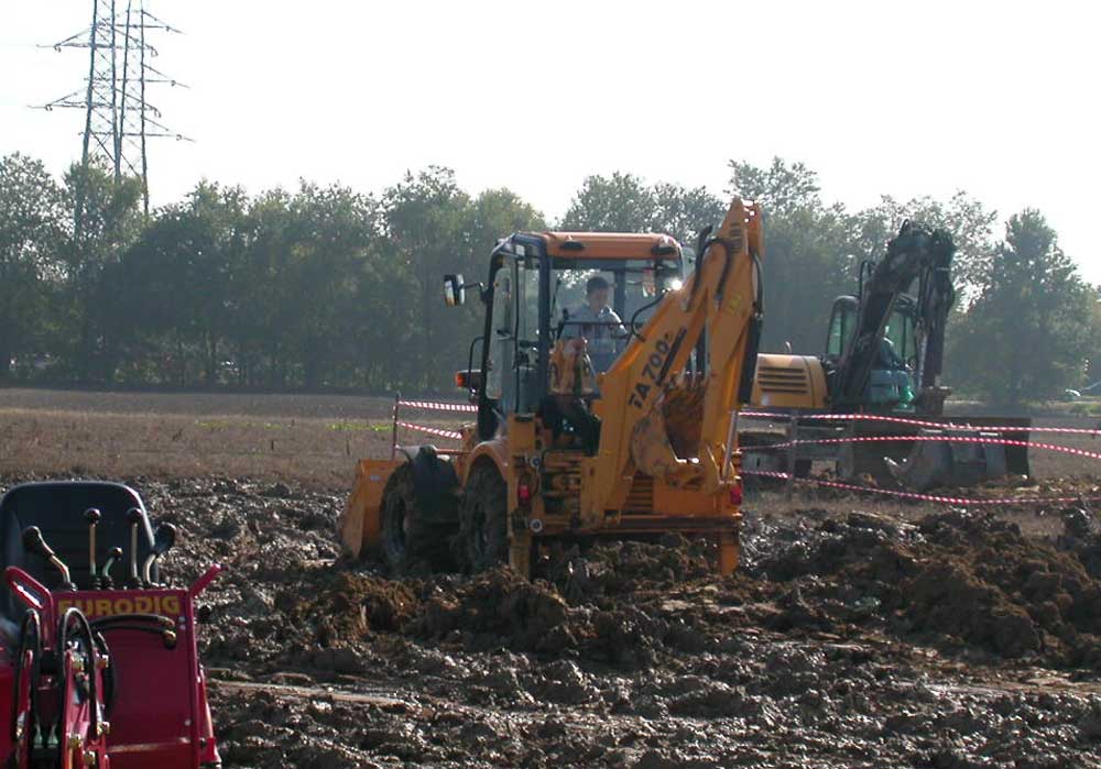 Operatori junior a lavoro...