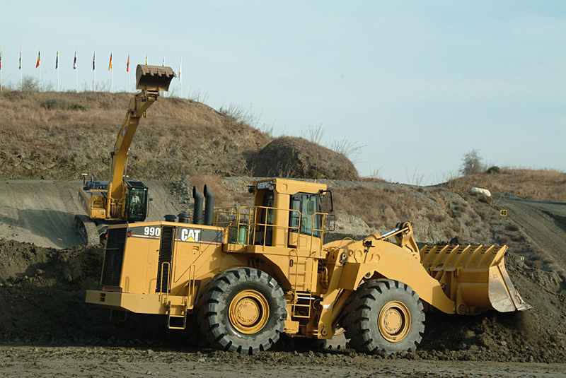 cat990