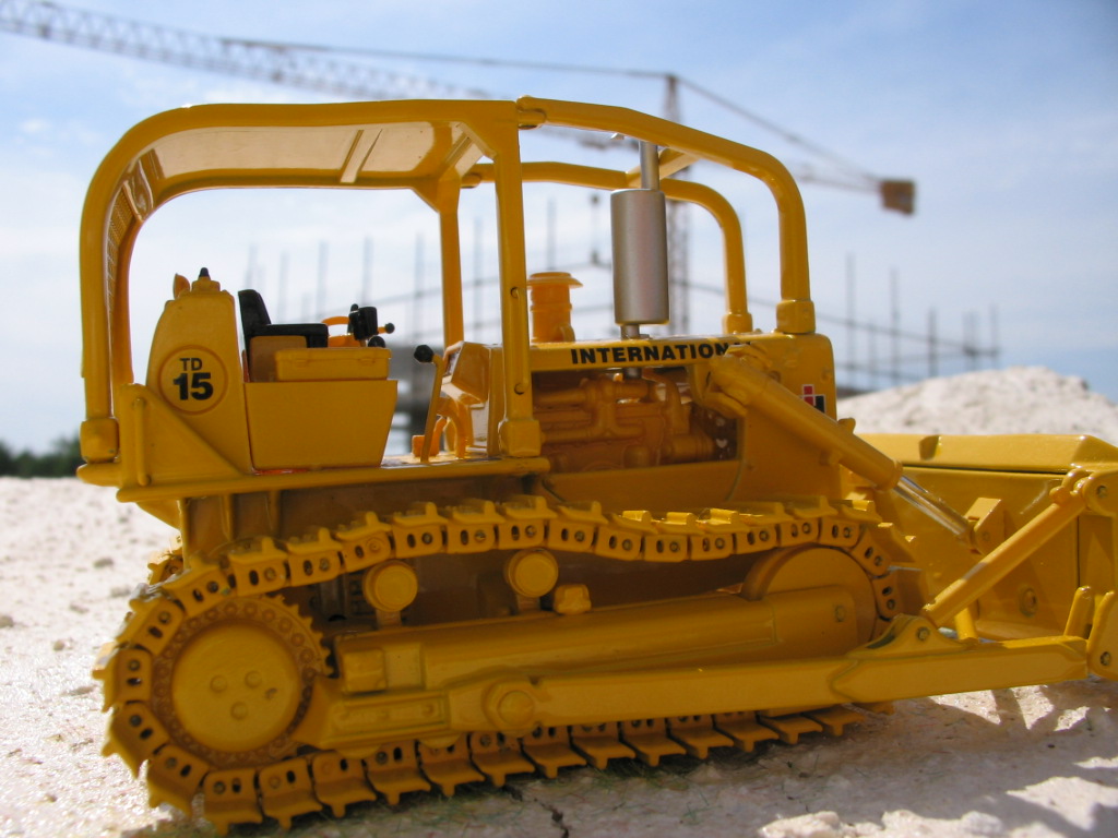 INTERNETIONAL TD 15 & 175