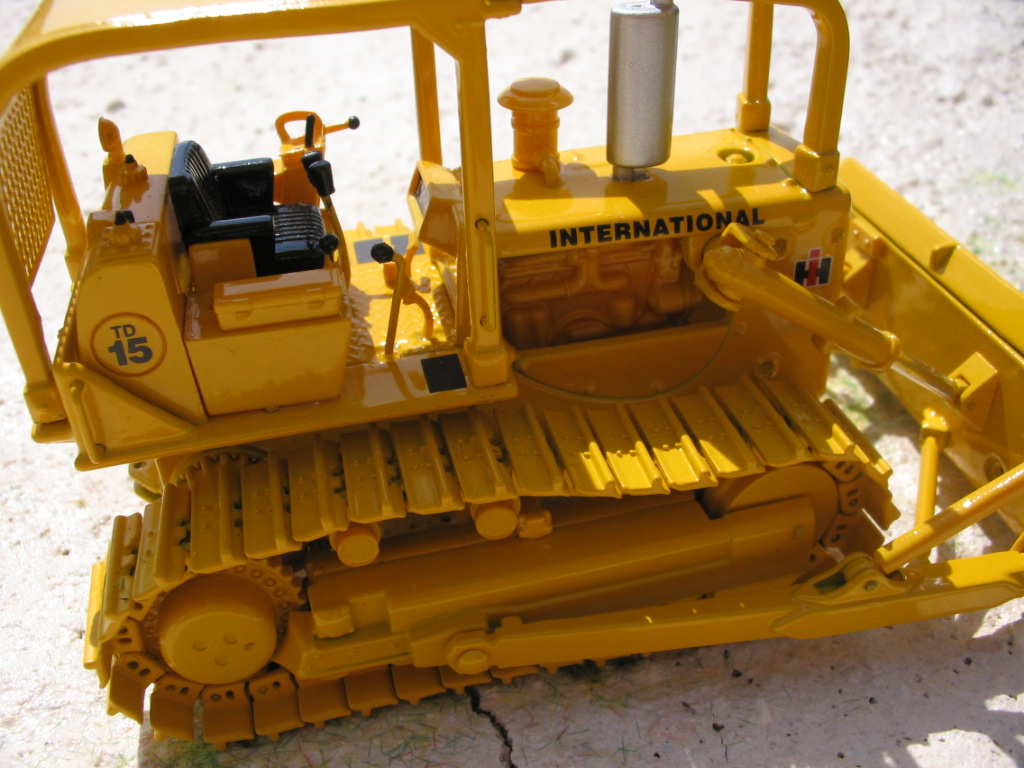 INTERNETIONAL TD 15 & 175