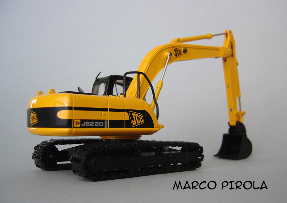 JCB JS220