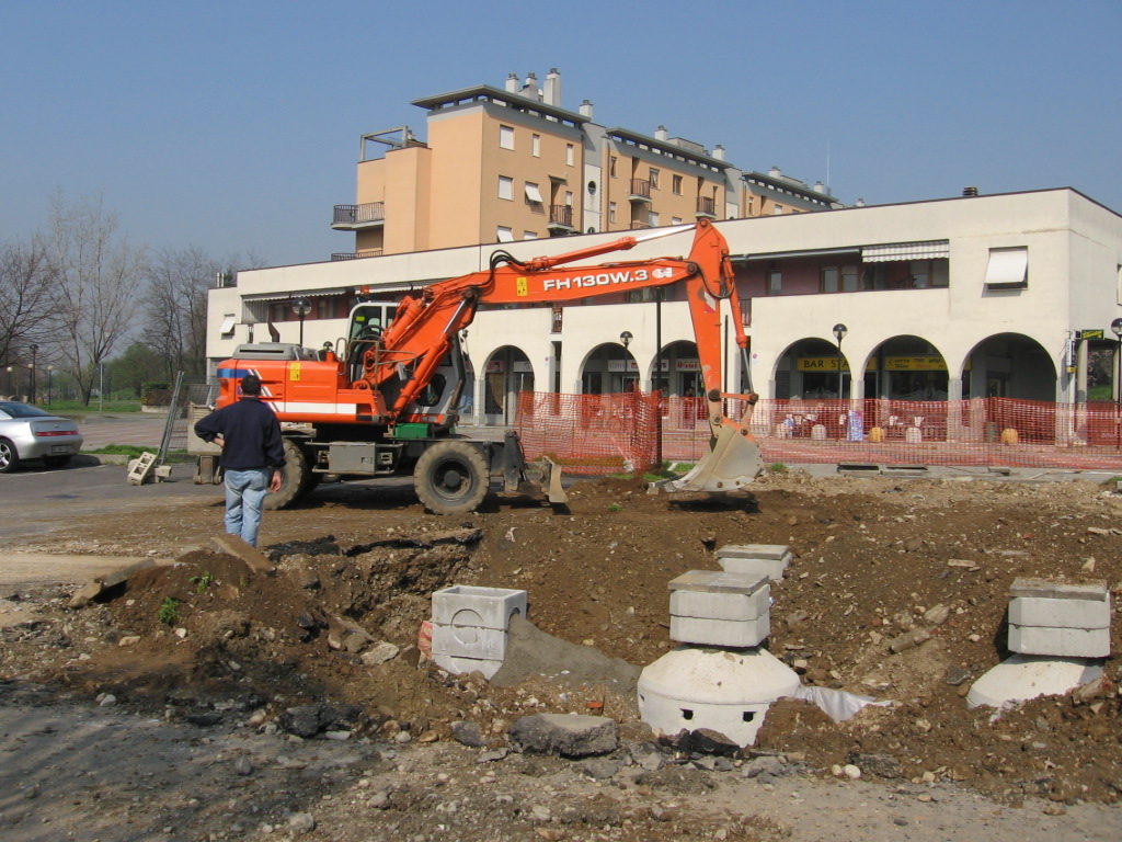 fognature:Fiat Hitachi FH130W.3