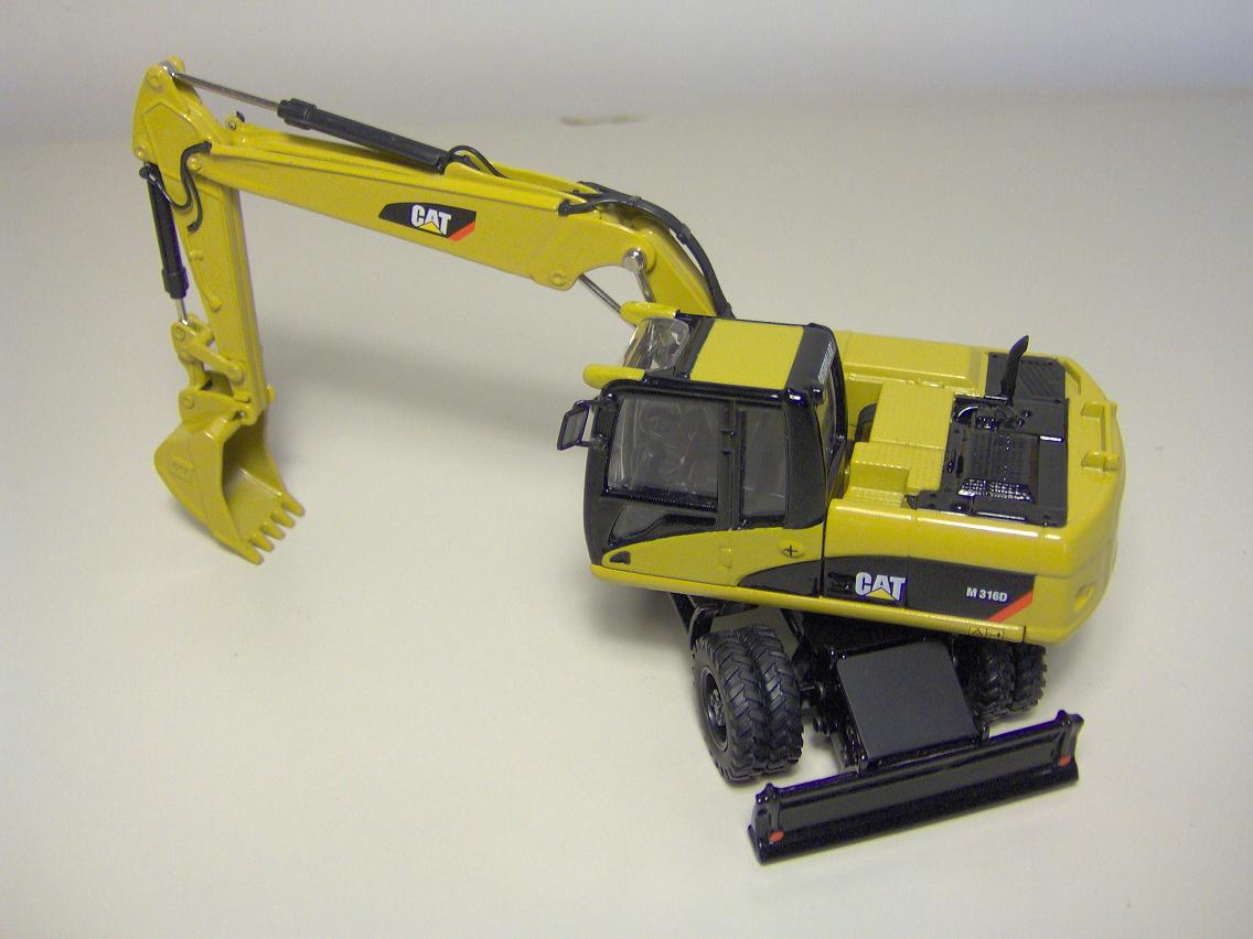 CAT M316D