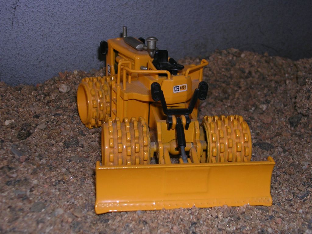 cat 825b