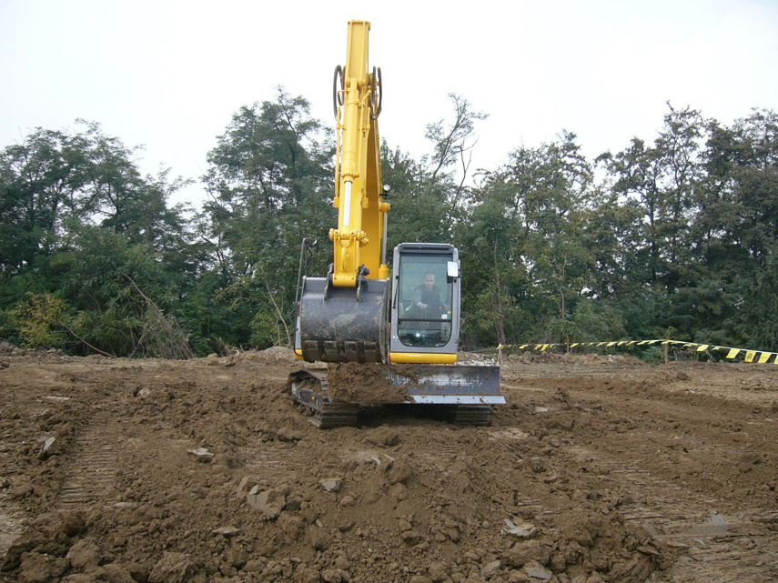 Costantino su New Holland E 145