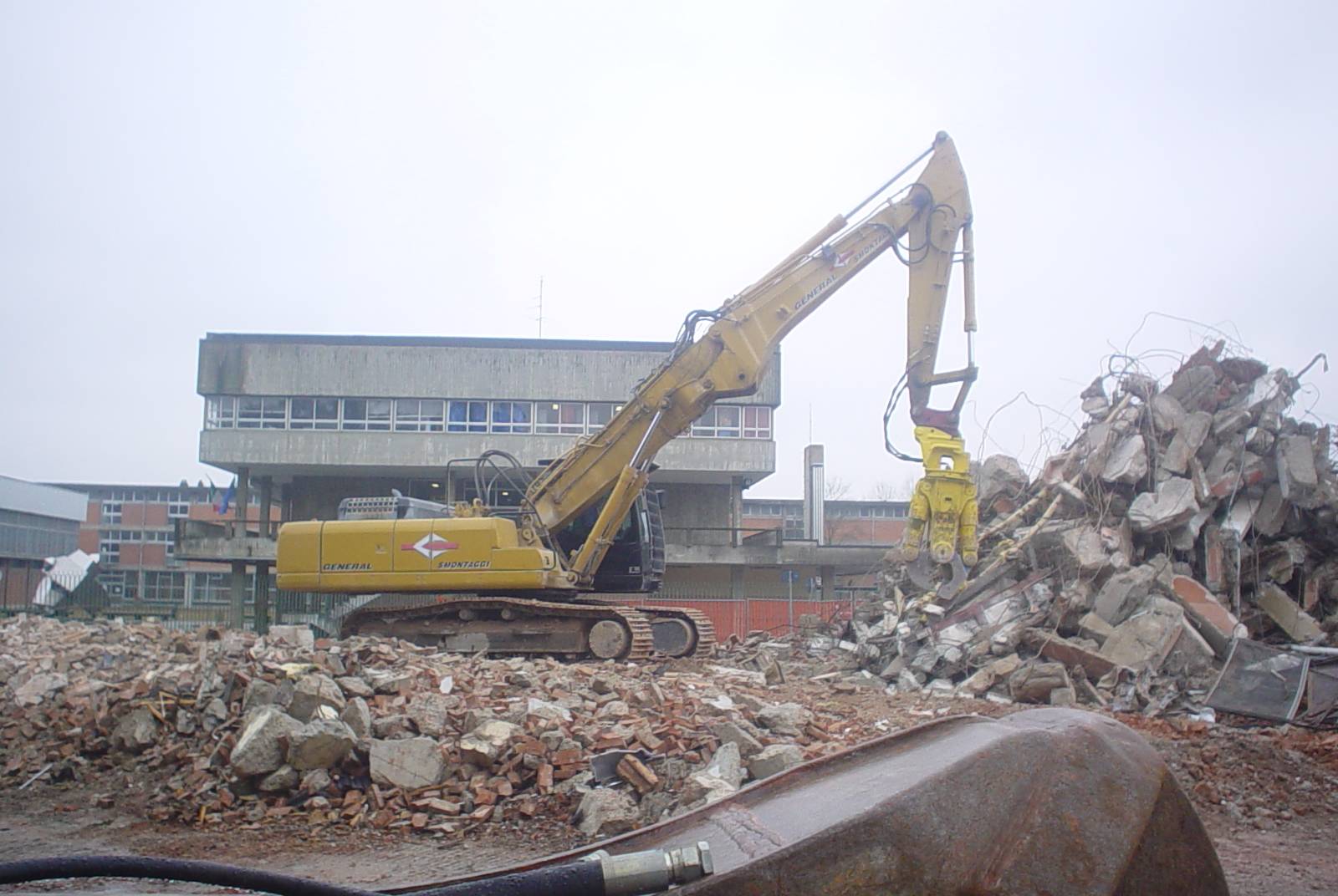 demolizione tipografia(GENERAL SMONTAGGI