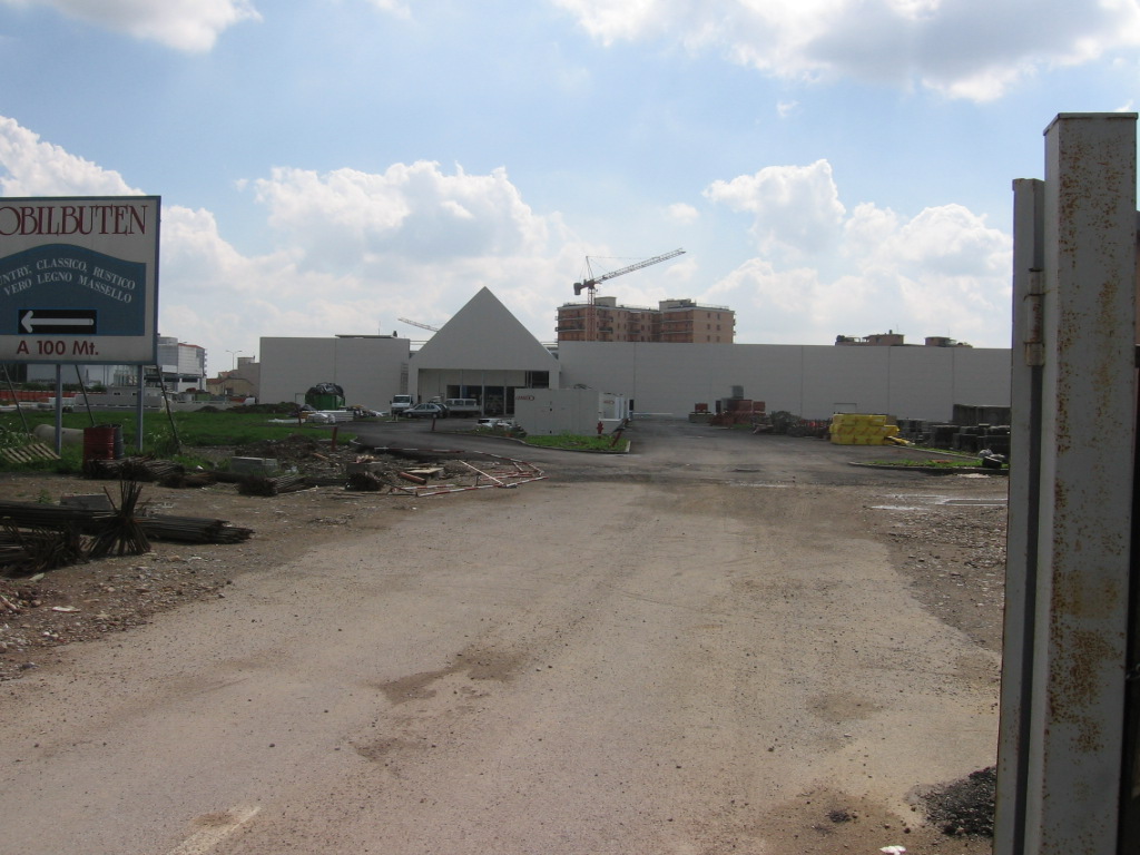 costruzione lato ovest