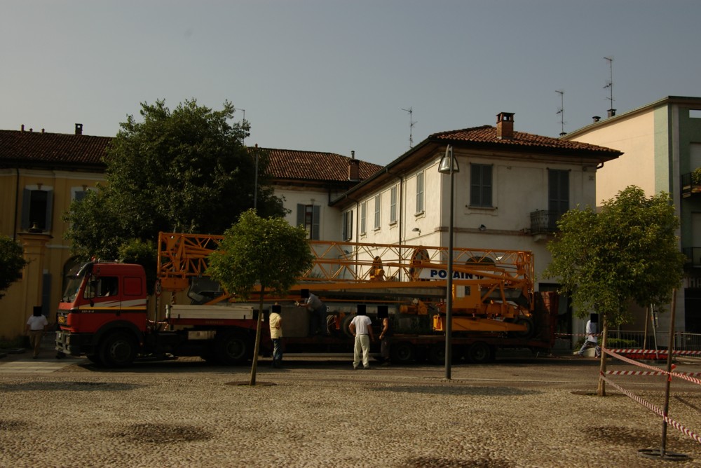 montaggio Potain: Mercedes-Benz 1844 Furlanis Trasporti con gru sul carrellone