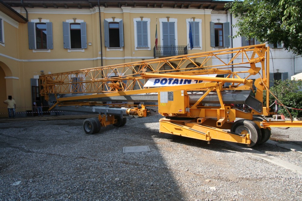 montaggio Potain: piazzamento gru