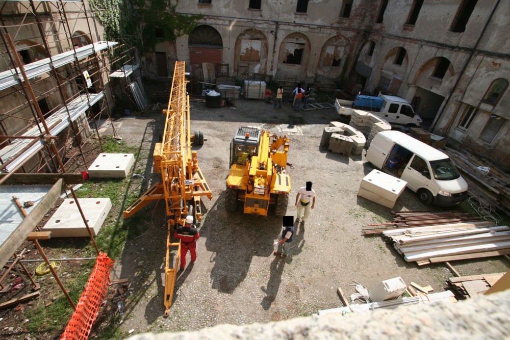 montaggio Potain: gru piazzata