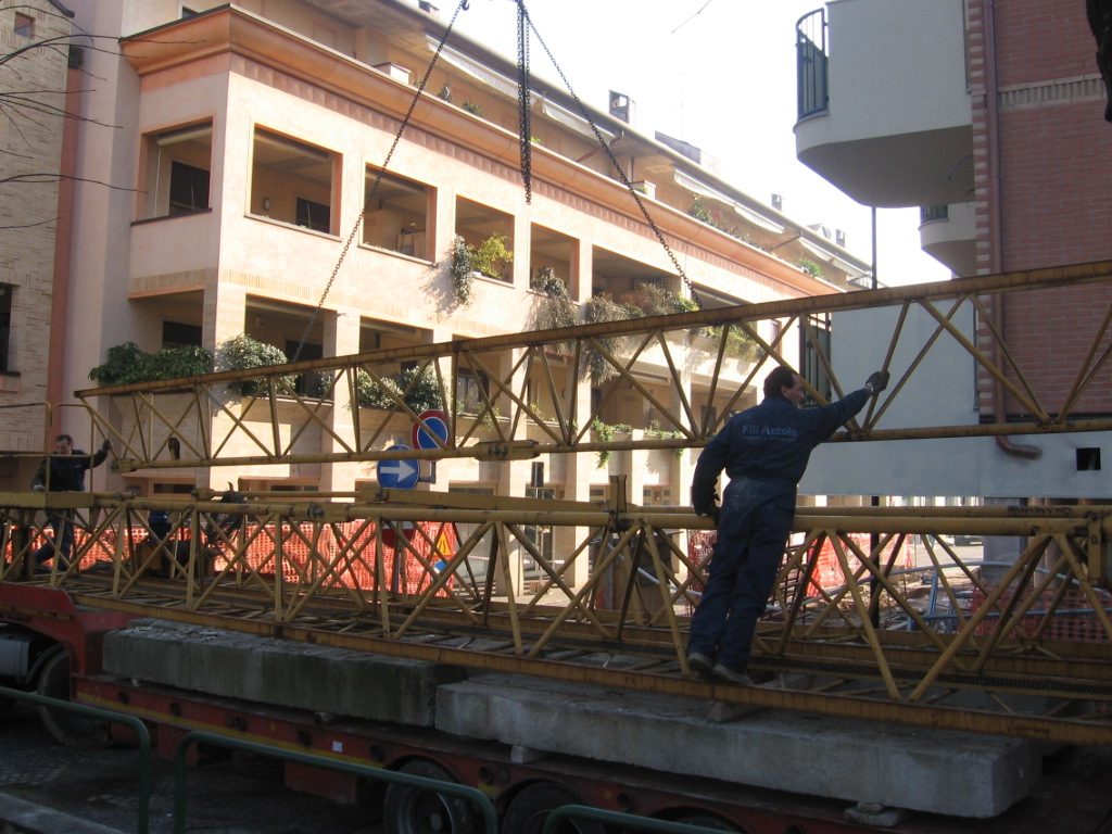 smontaggio FM:carico elementi freccia