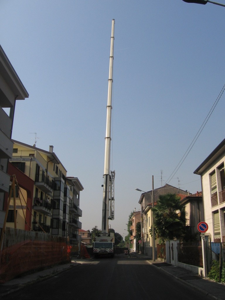 smontaggio Potain:Demag AC200-1 Simone sollevamenti