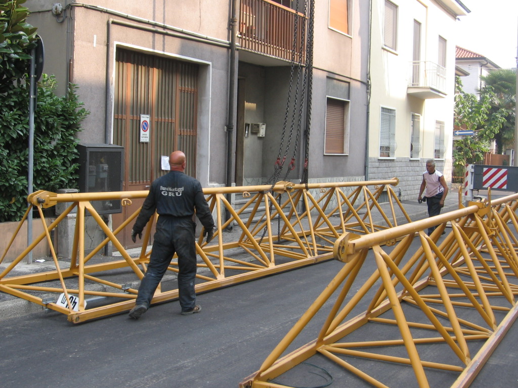 smontaggio Potain: elementi freccia