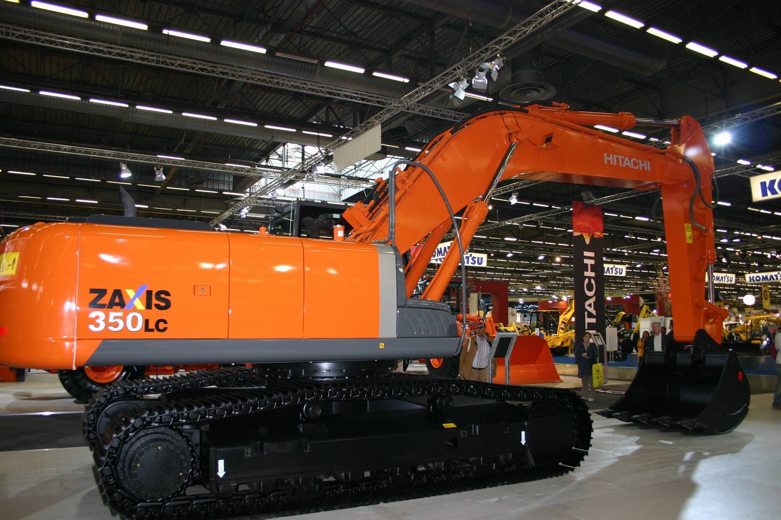 HITACHI