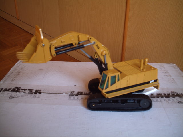 CAT-245-FRONTALE