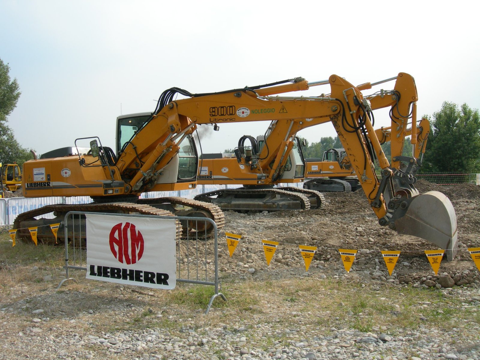 Un pò di Liebherr: R900, R914, R924