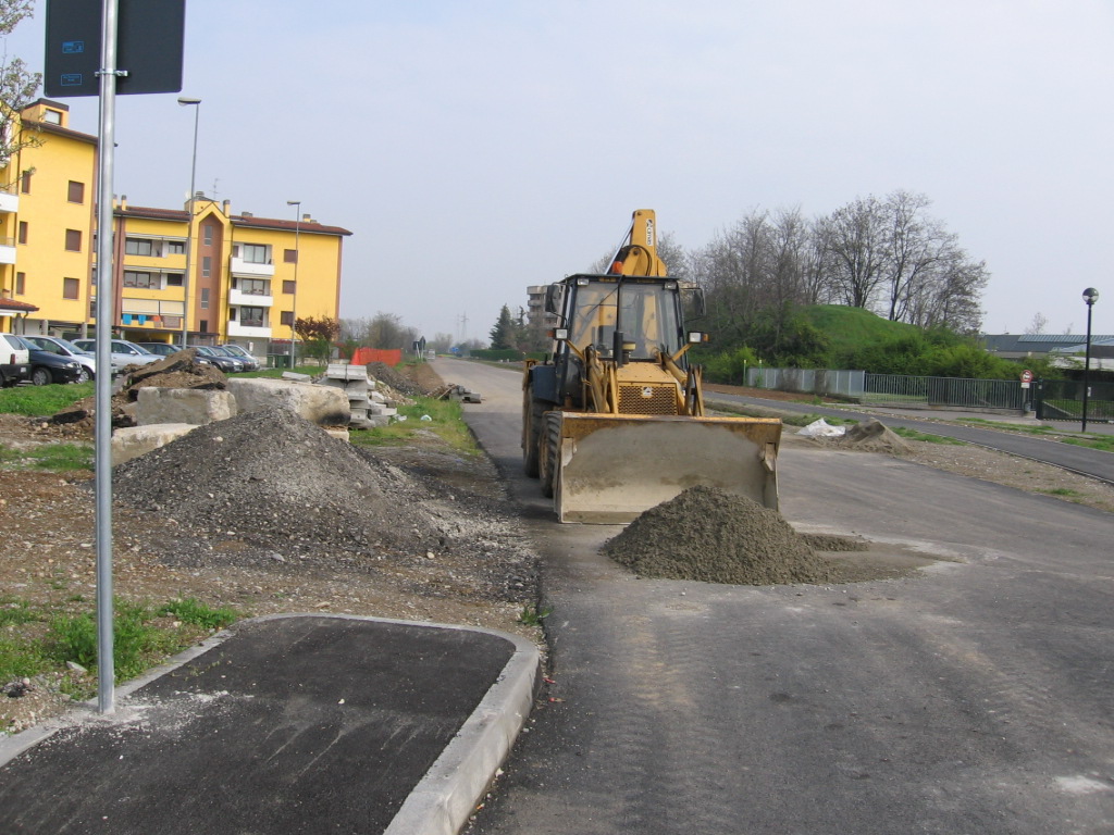 rotonda Via Montegrappa e Cimas