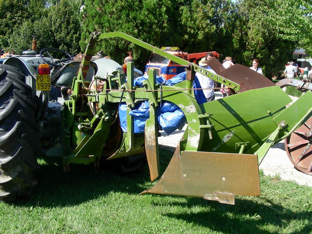 Aratro BORDIN su Landini L55