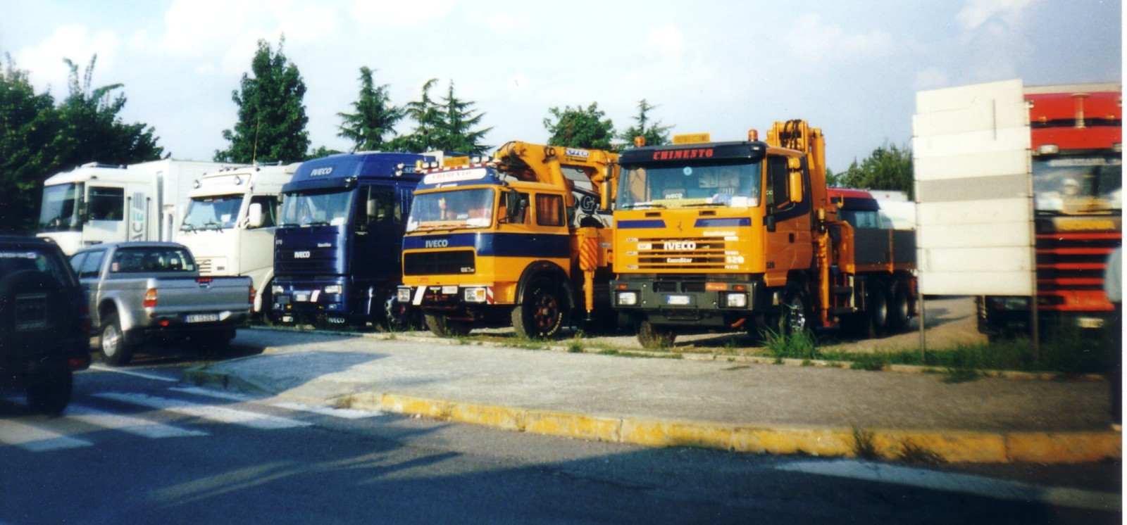 Renault\Volvo\Iveco Eurostar\Eurotrakker Sivi e Fiat 697