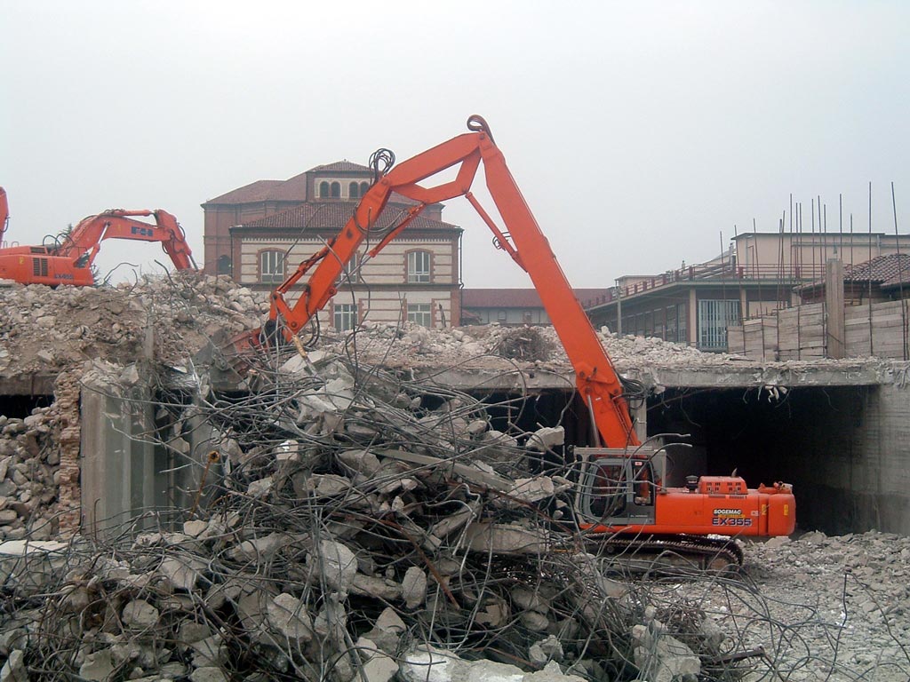 24-02-2007 - si demoliscono gli interrati