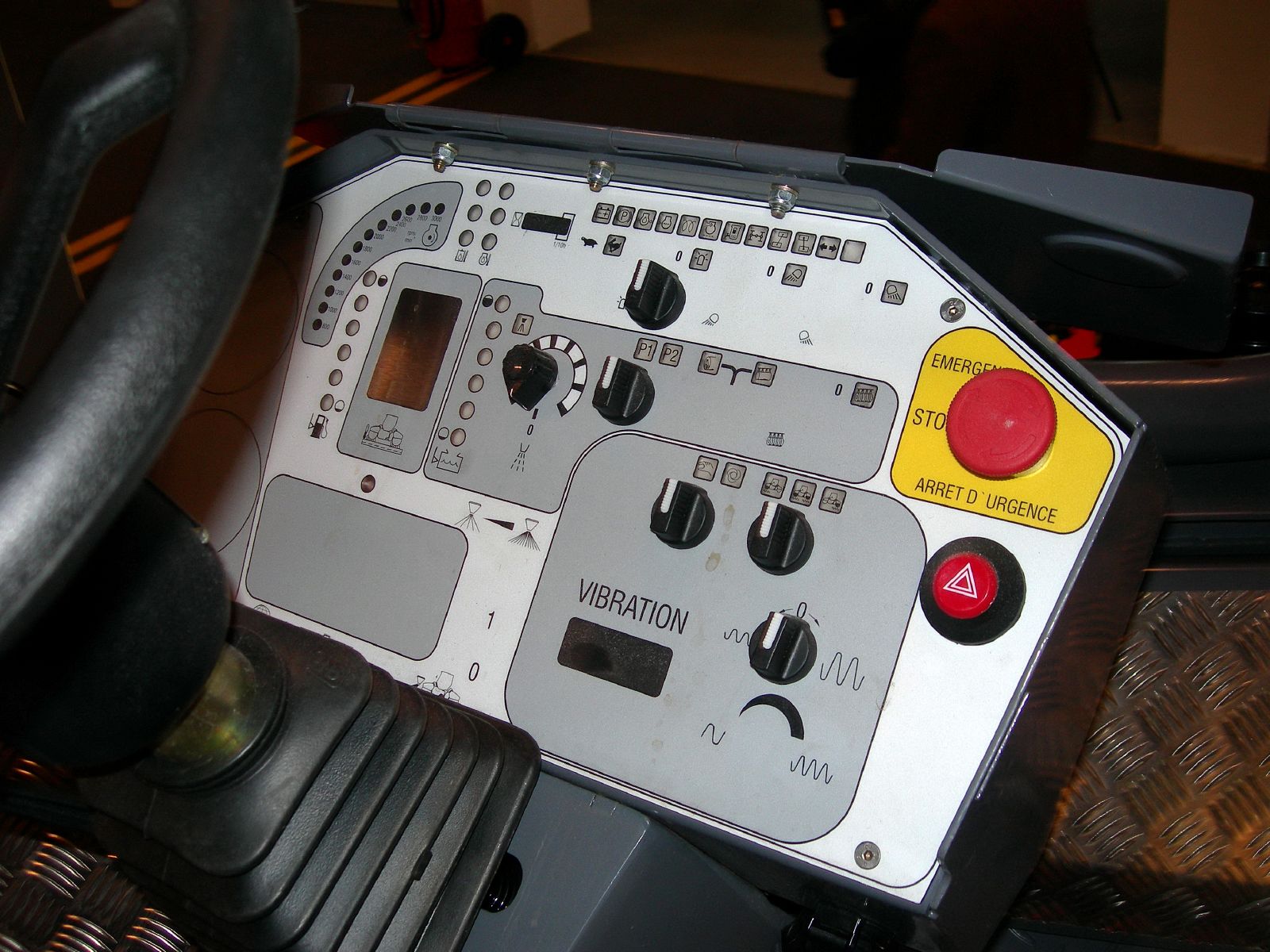 Il quadro comandi del dv75